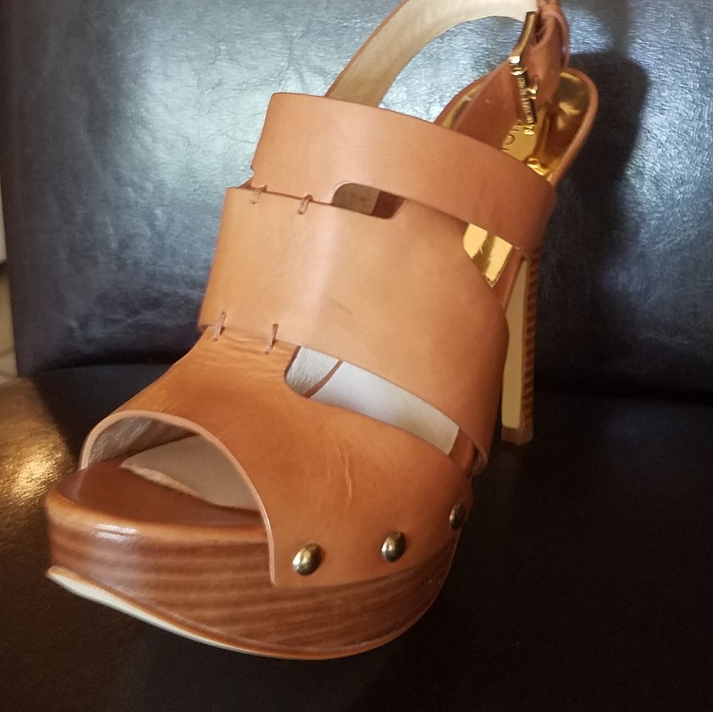 Shoes - Picture 2 of 3